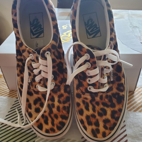 Vans Women's Leopard Print Sneakers - Picture 5 of 8